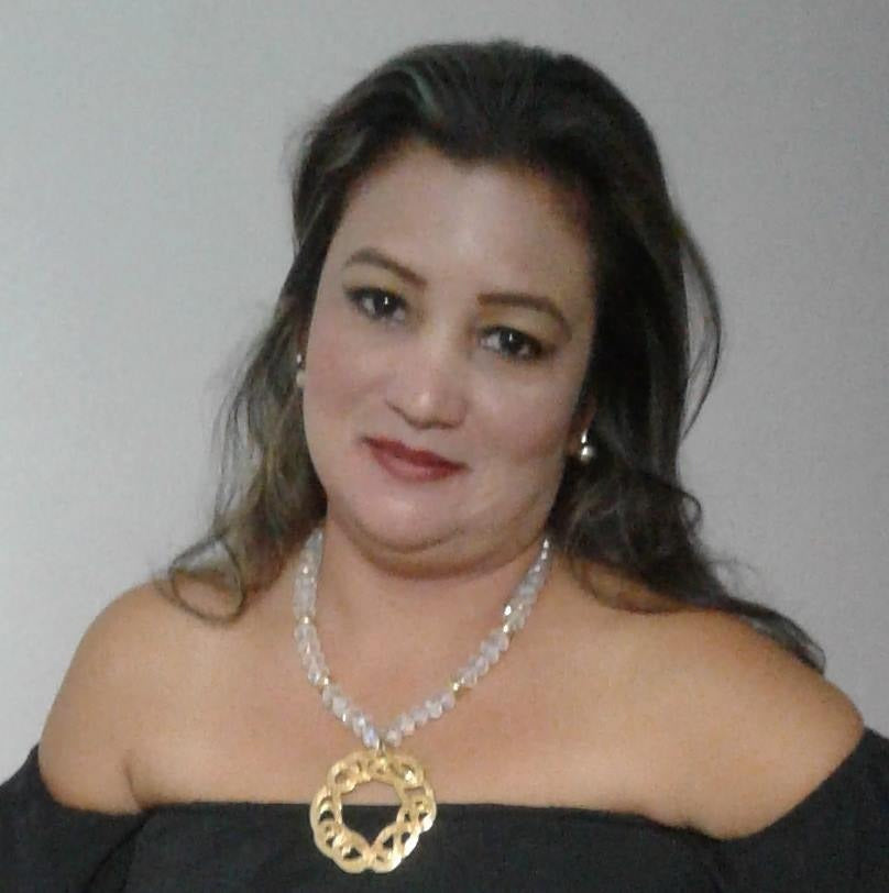 <strong>Yina Gil</strong>
